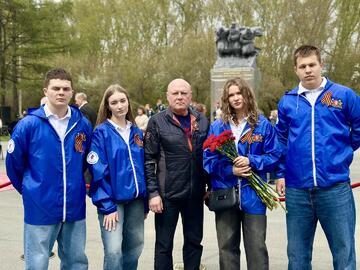 Память жива: Училище олимпийского резерва приняло участие в возложении цветов к памятнику воинам-спортсменам Урала