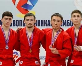 шамсутдинов данир слева второй.jpeg