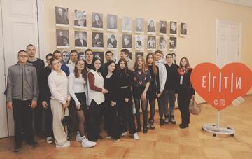 Посещение спектакля ЕГТИ «Берегите матерей»