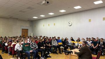 Встреча обучающихся с генералом –полковником в отставке Владимиром Дмитриевичем Ефимовым